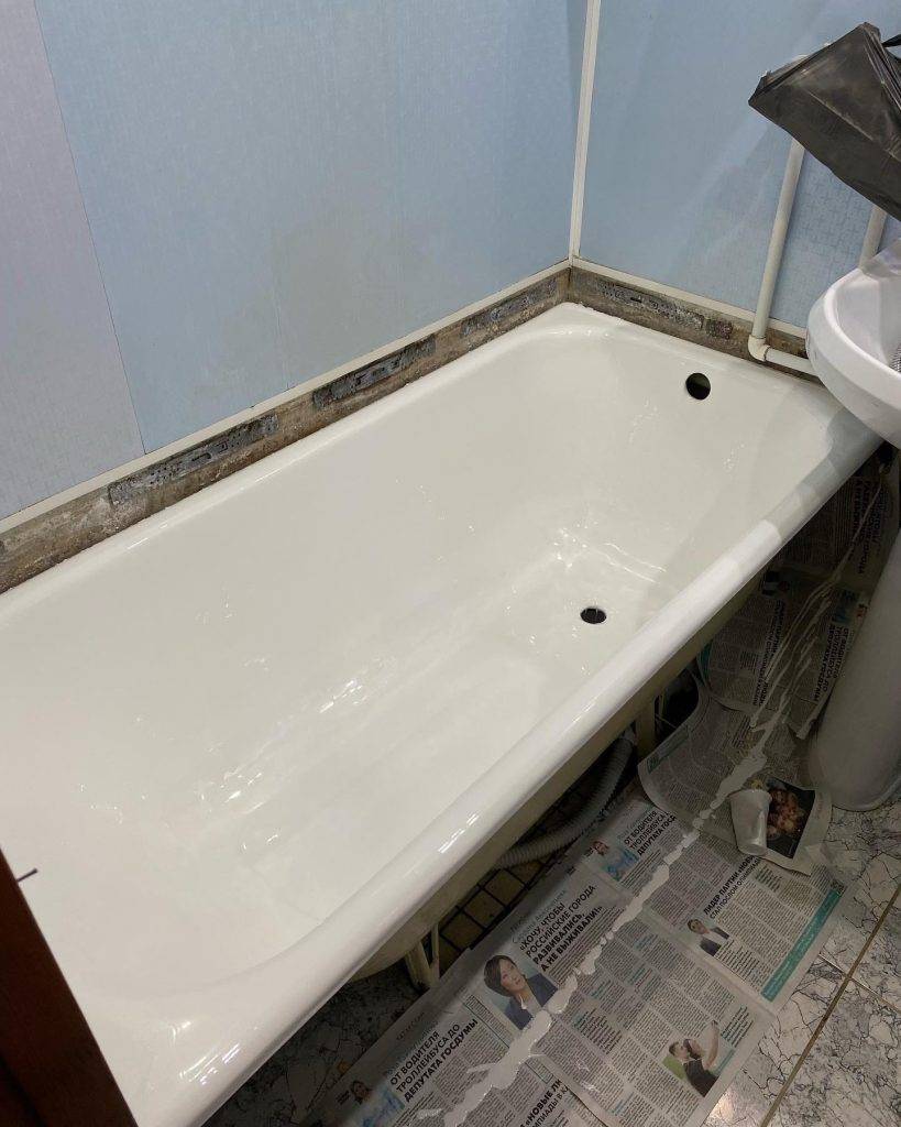 стальная ванна после реставрации акрилом